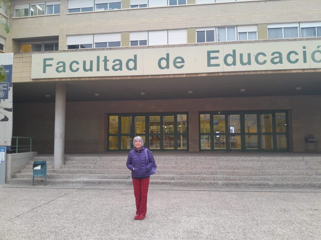 Dra. Karina Muñoz del Instituto de Especialidades Pedagógicas de la UACh realizó pasantía en la Universidad de Murcia